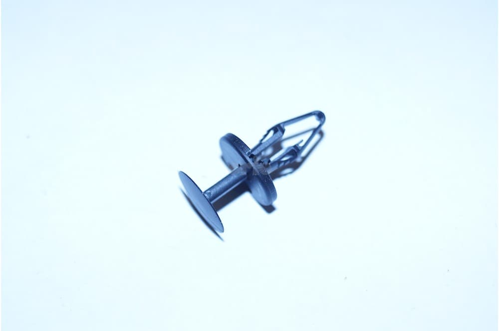 Expanding rivet-1